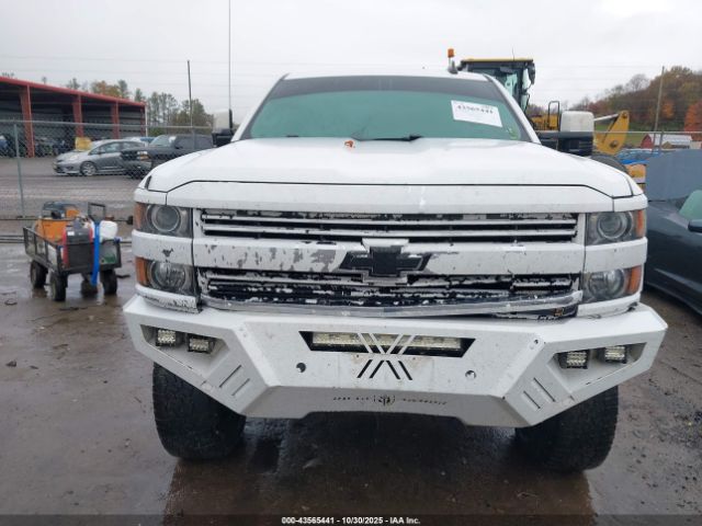 Chevrolet Silverado 2500 Lt Image 14