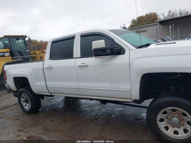 Chevrolet Silverado 2500 Lt Image 13