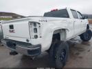 GMC Sierra 2500 Image 14