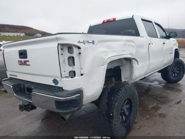 GMC Sierra 2500 Image 14