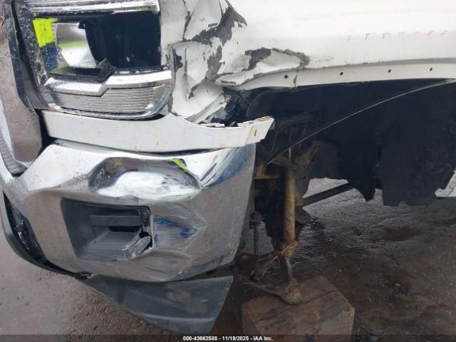 GMC Sierra 2500 Image 13