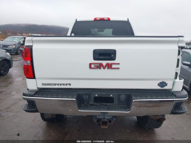 GMC Sierra 2500 Image 8