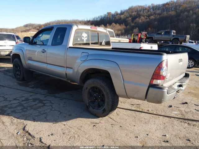 Toyota Tacoma Image 2