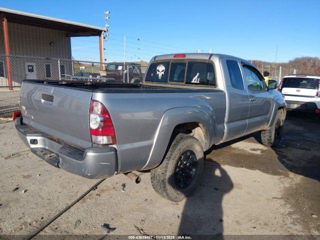 Toyota Tacoma Image 3