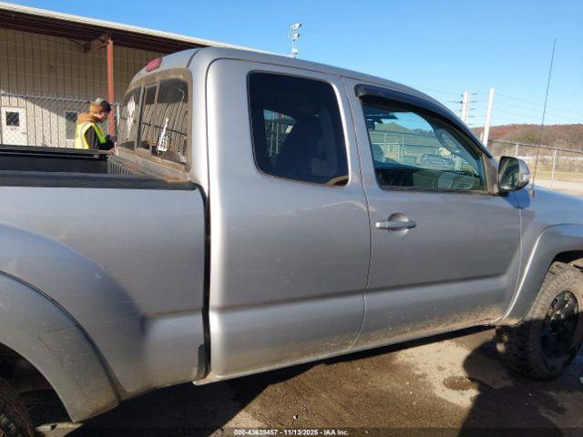 Toyota Tacoma Image 17