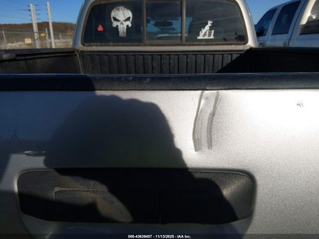 Toyota Tacoma Image 14