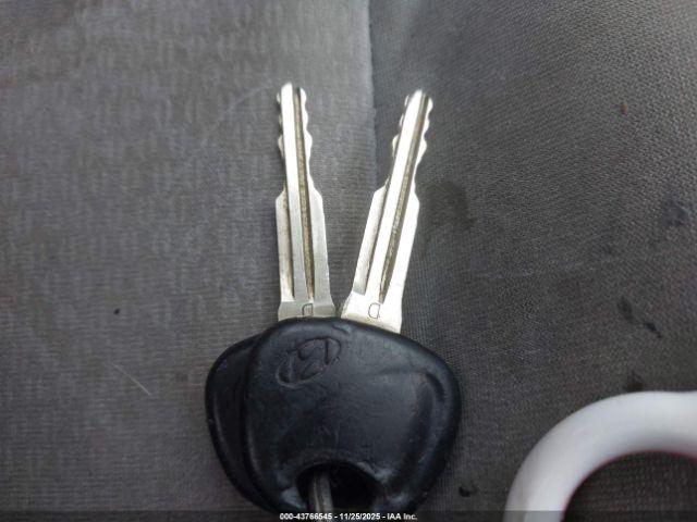 Hyundai ELANTRA Image 4