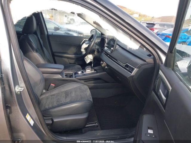 Mitsubishi Outlander Image 2