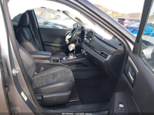 Mitsubishi Outlander Image 2