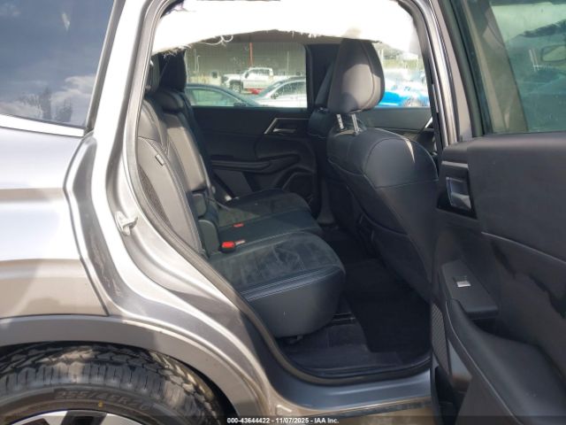 Mitsubishi Outlander Image 13