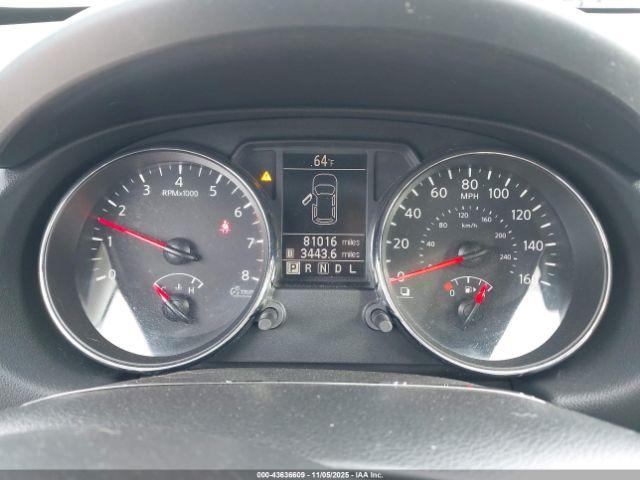 Nissan Rogue S Image 2