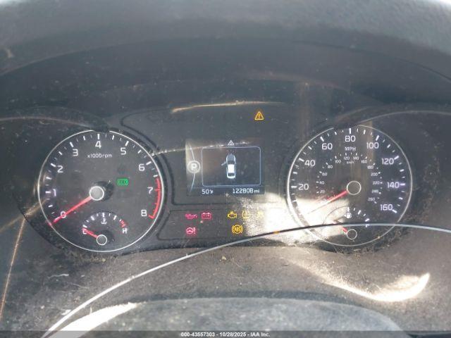 Kia Optima Lx Image 8