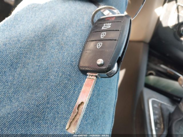 Kia Optima Lx Image 15