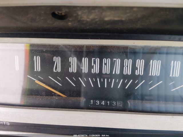 Ford Fairlane 500 Image 3