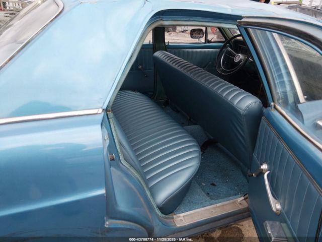 Ford Fairlane 500 Image 10