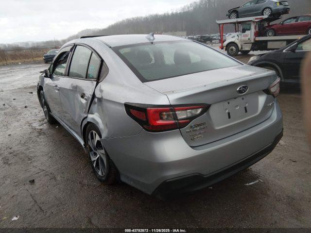 Subaru Legacy Premium Image 6