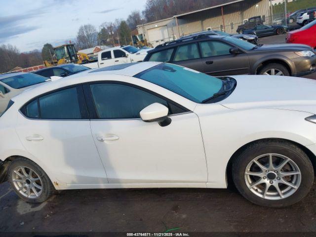 Mazda Mazda3 Grand Touring Image 11