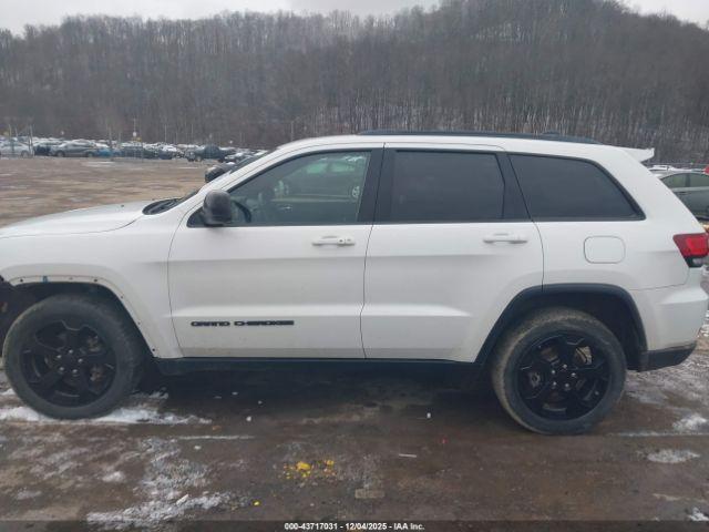 Jeep Grand Cherokee Upland 4x4 Image 16