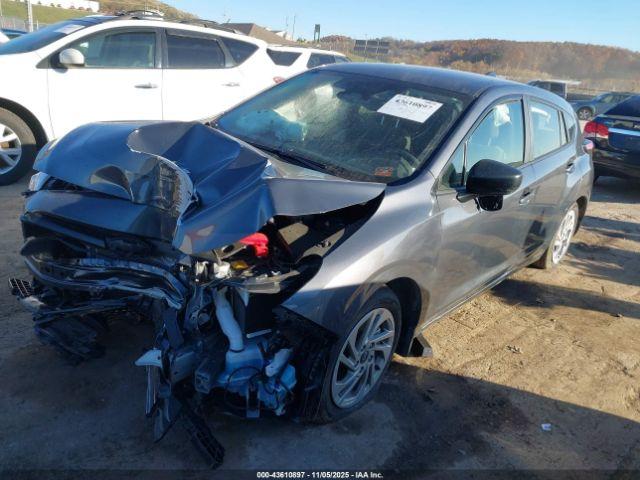 Subaru Impreza Base 5-door Image 8