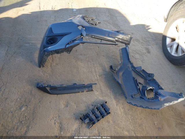 Subaru Impreza Base 5-door Image 2