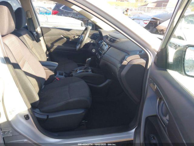 Nissan Rogue S Intelligent Awd Image 18