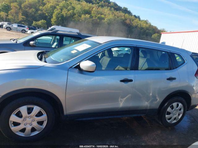 Nissan Rogue S Intelligent Awd Image 11