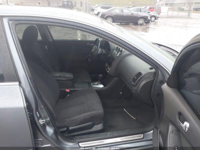 Nissan Altima 2.5 S Image 7