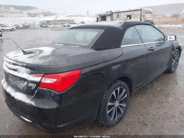 Chrysler 200 S Image 8