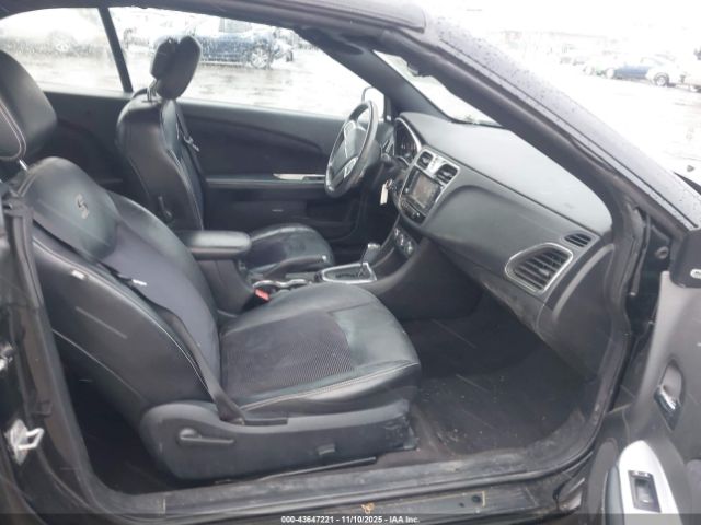 Chrysler 200 S Image 5