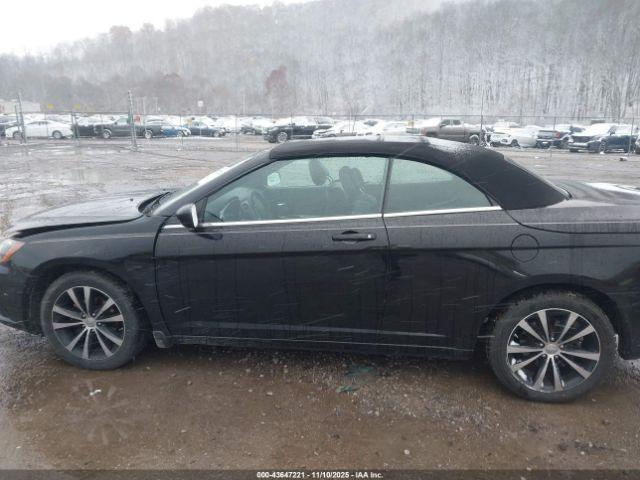 Chrysler 200 S Image 15