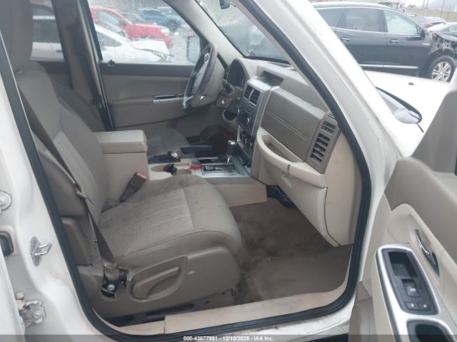 Jeep Liberty Limited Edition Image 10