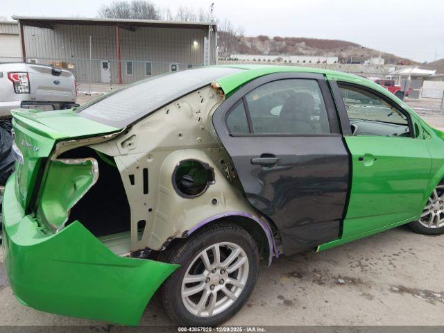 Chevrolet Sonic Lt Auto Image 15