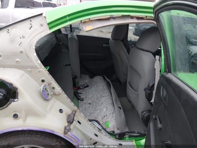 Chevrolet Sonic Lt Auto Image 17