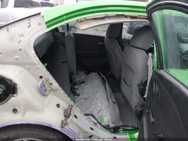 Chevrolet Sonic Lt Auto Image 17