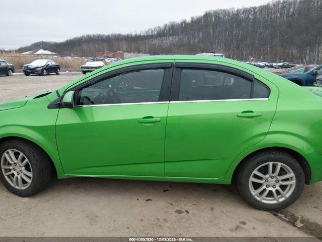 Chevrolet Sonic Lt Auto Image 9