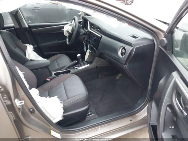 Toyota Corolla Le Image 11