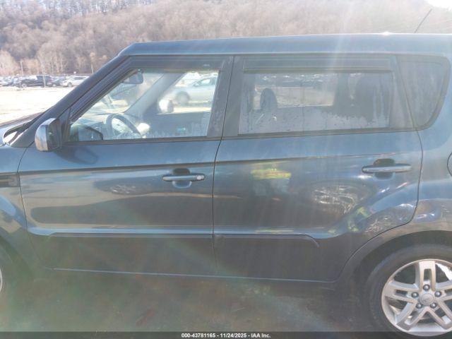 Kia Soul + Image 14