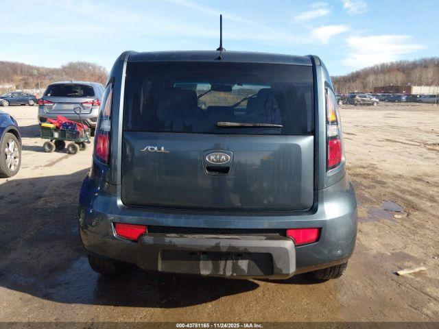 Kia Soul + Image 13