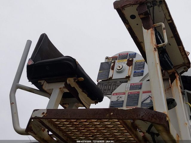 International 4000 4300 Image 15