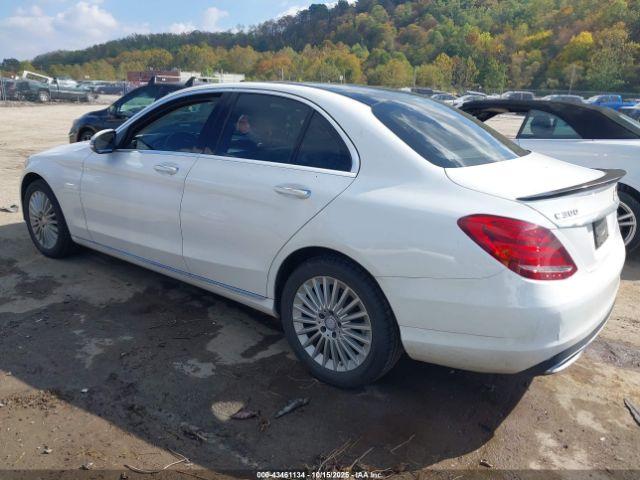Mercedes-Benz C-Class Luxury 4matic Image 16