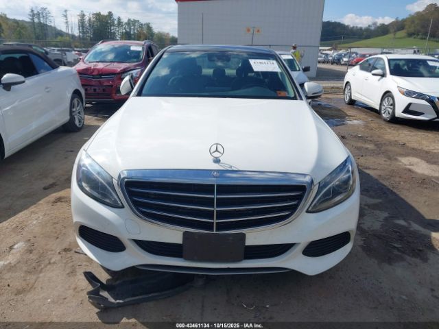 Mercedes-Benz C-Class Luxury 4matic Image 13