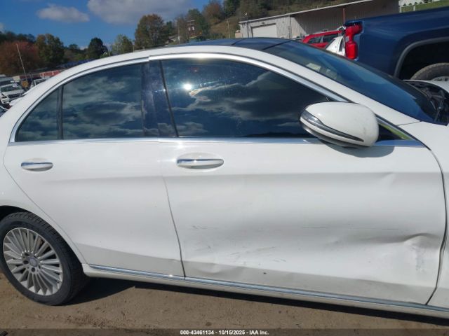 Mercedes-Benz C-Class Luxury 4matic Image 9