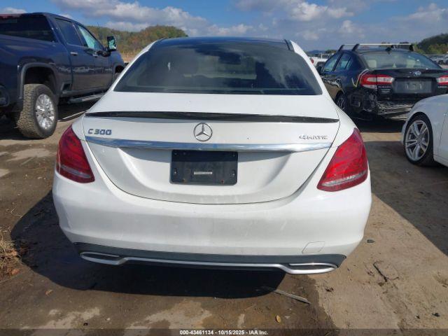 Mercedes-Benz C-Class Luxury 4matic Image 12