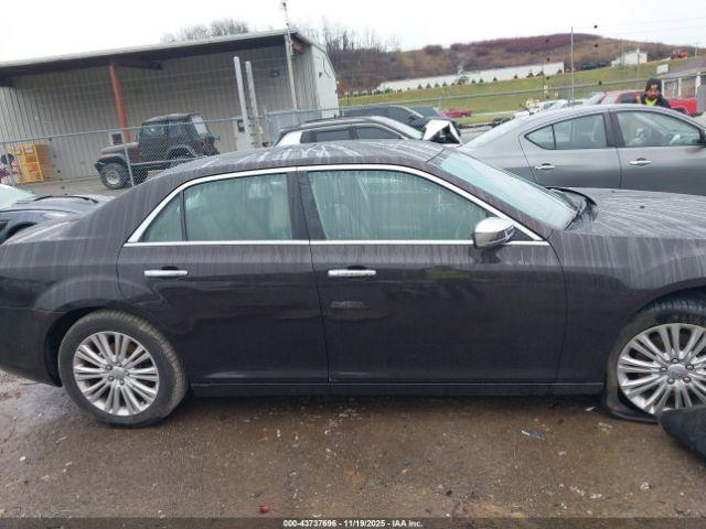 Chrysler 300c Awd Image 16