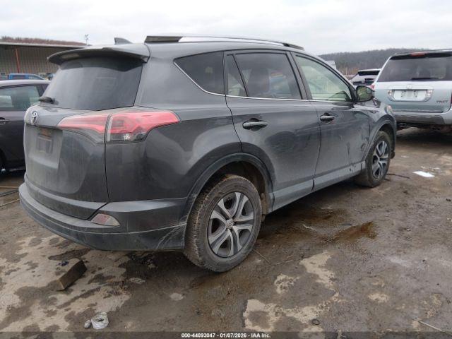 Toyota RAV4 Le Image 14