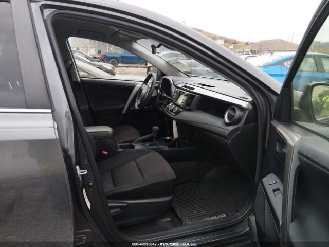 Toyota RAV4 Le Image 17