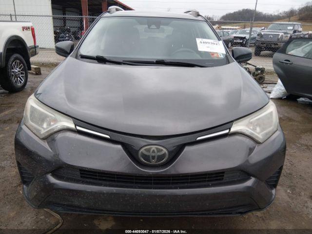 Toyota RAV4 Le Image 15