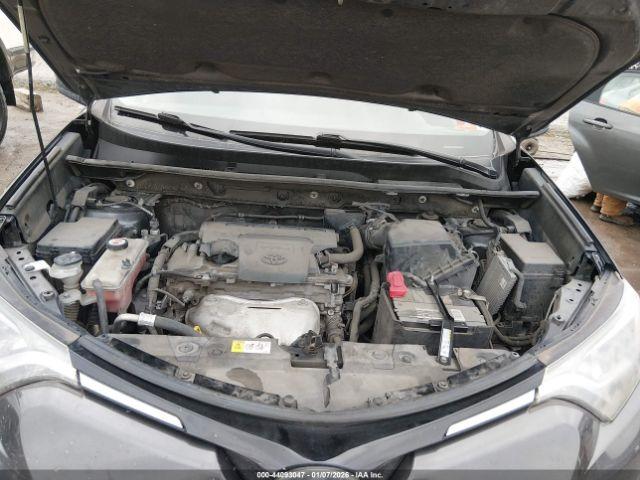 Toyota RAV4 Le Image 9