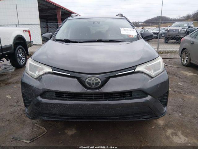 Toyota RAV4 Le Image 7