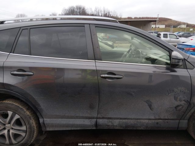 Toyota RAV4 Le Image 5